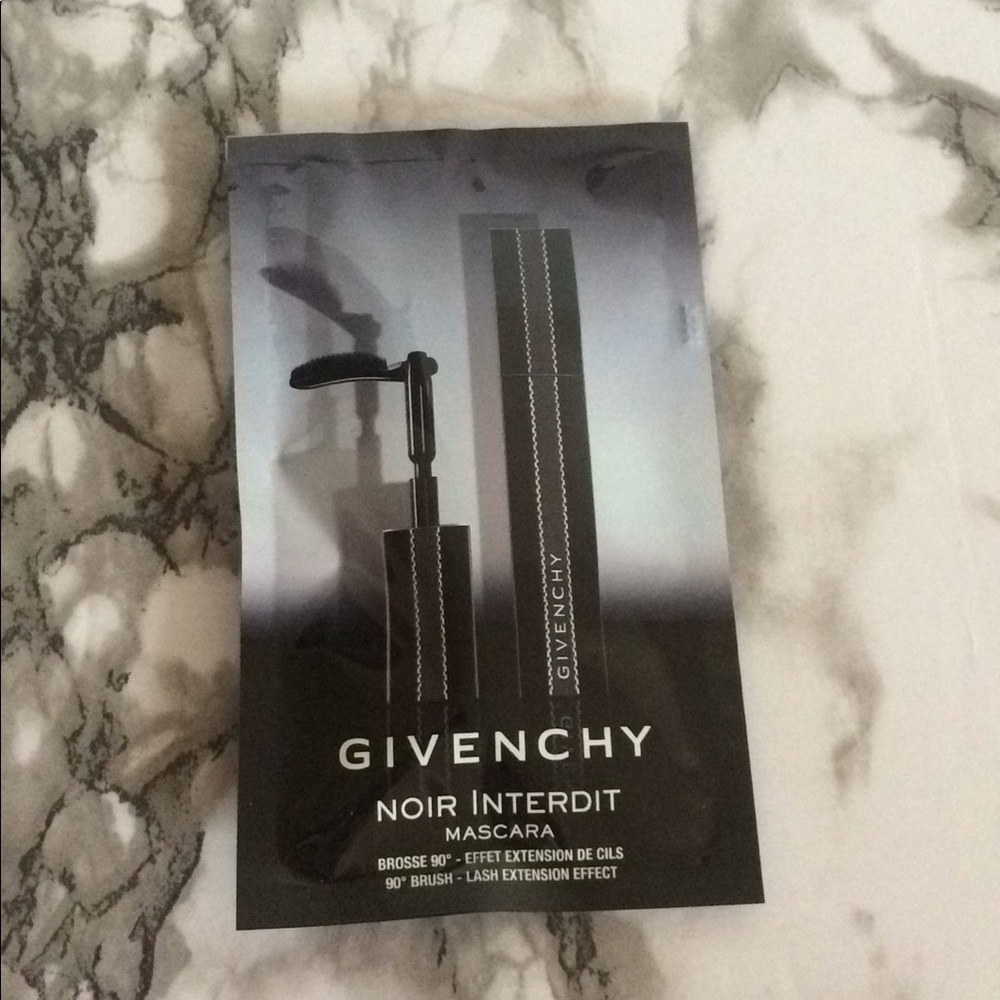 Givenchy Noir Interdit Mascara